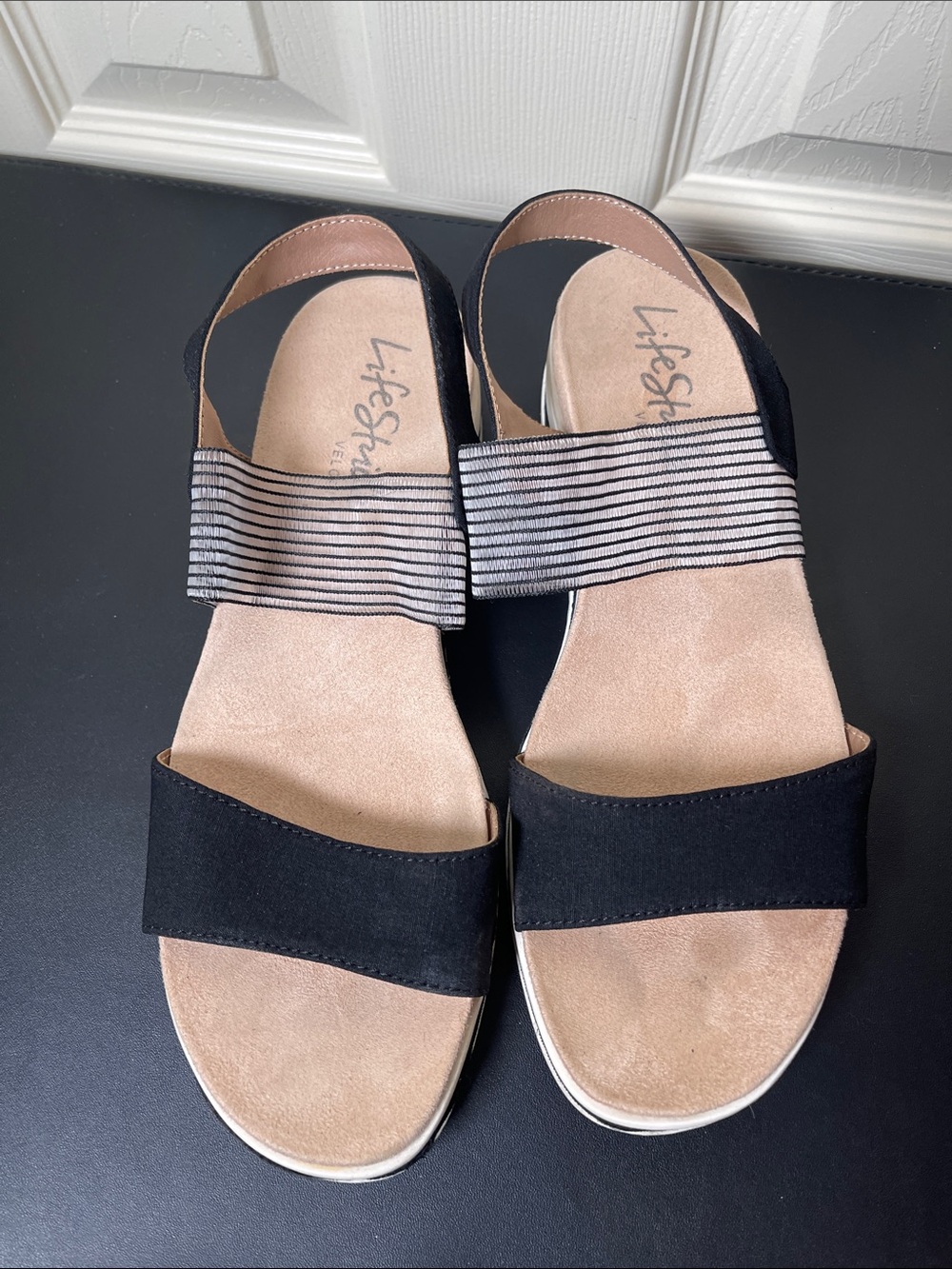 Life Stride Black and Beige Elastic-Strap Sandals